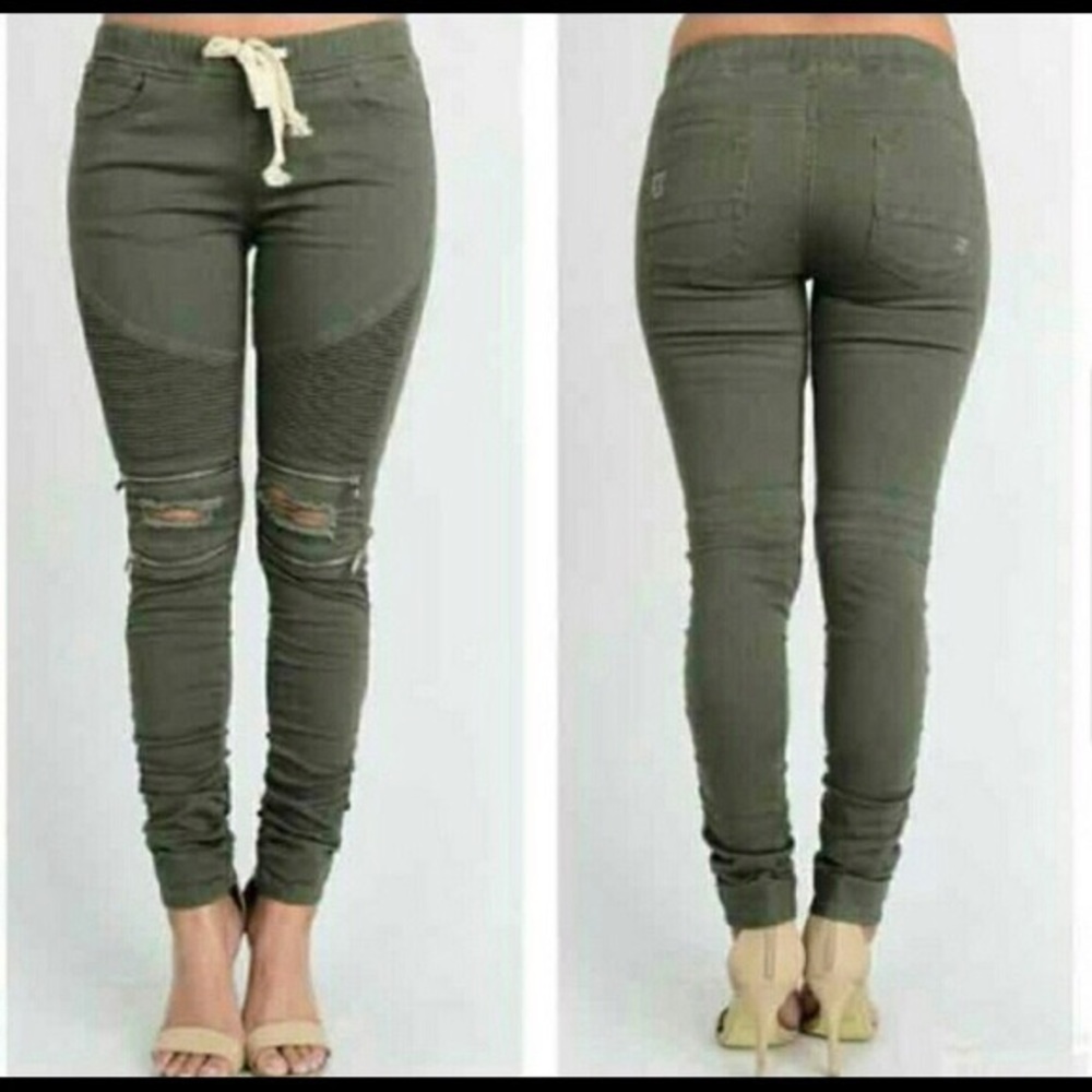 Stylish women’s motto jeans